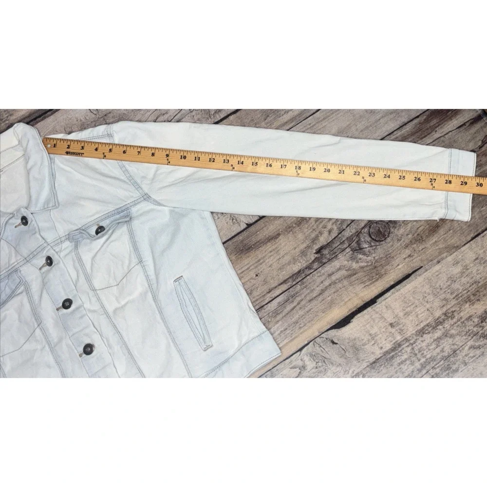 Vera Moda Women's Light Blue Denim Jacket Distressed Stretch Casual Size Large
